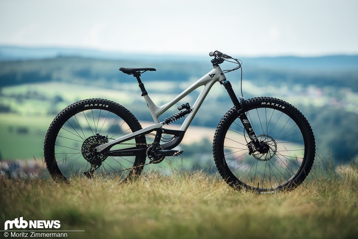 Das reguläre YT Capra war bereits ein sehr abfahrtsorientiertes Bike. Die Shred-Variante geht nun noch stärker in diese Richtung.