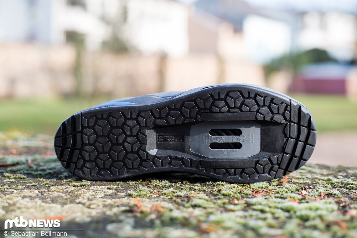 Der innovative Pedal-Channel erleichtert das Einklicken ungemein