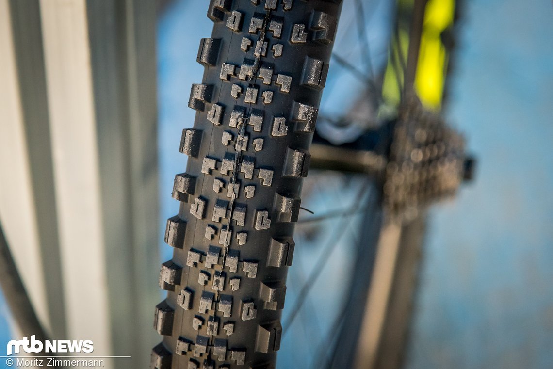 Bernard Kerr hat hinten aktuell übrigens einen Maxxis Minion Semi Slick aufgezogen …