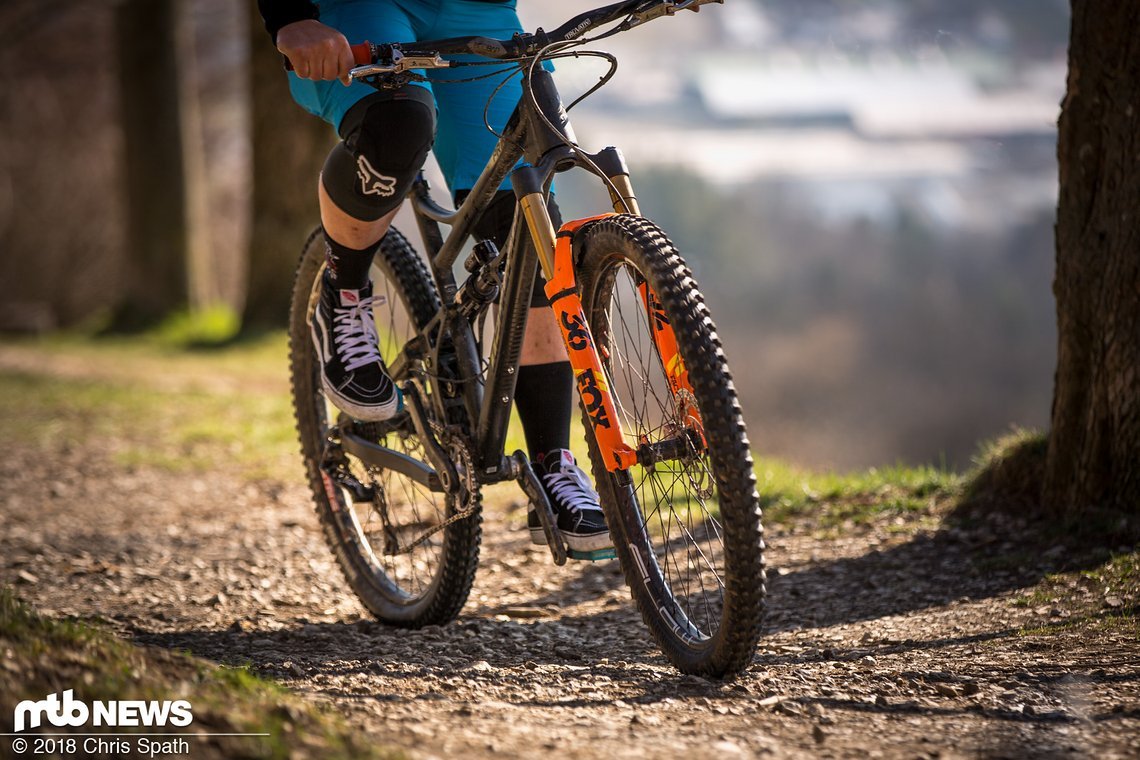 Grundregel beim Enduro: Wer runter will, muss erstmal rauf.