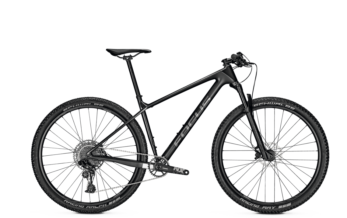 Ebenfalls aus Carbon und ebenfalls für 1.799 € erhältlich ist das Focus Raven 8.6