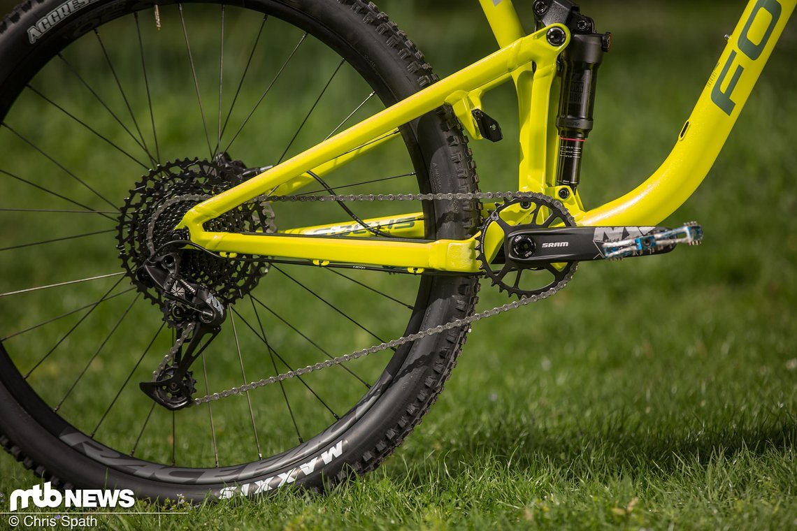 Angetrieben wird das Rad durch einen SRAM 12-fach-Antrieb