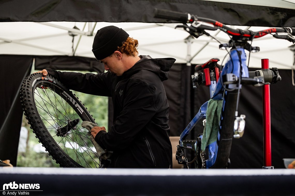 Beim Union-Team sind auch Laufräder mit Maxxis Shortys vorbereitet worden