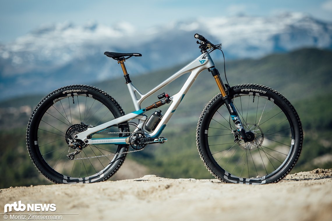 YT Jeffsy 29 CF Pro Race