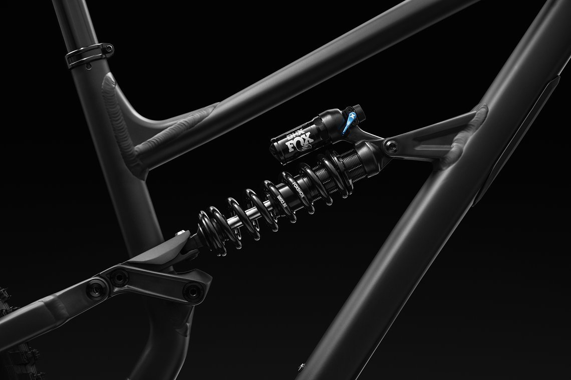 MY24 STATUS-2 170 REAR-SUS-DETAIL-SHOCK-ASSET 7435