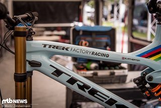 Rachel Athertons Trek Session hing zwar im Montageständer, wird wohl aber nicht mit der Leoganger Rennstrecke in Berührung kommen