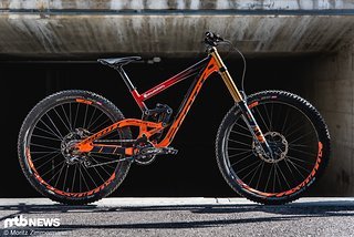 Auf diesem Scott Gambler hat Claudio Caluori die GoPro-Abfahrt hinter Eddie Masters überlebt