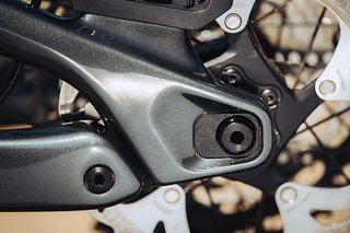 Neu für 2023 sind die einstellbaren Kettenstreben per Flip-Chip Neu für 2023 sind die einstellbaren Kettenstreben per Flip-Chip