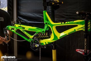 Nik Nestoroff und Charlie Harrison von Intense Factory Racing gehen derweil auf dem bewährten M16 an den Start