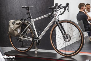 Das Liteville 4-One Mk2 Elite kommt im Bikepacking-Modus und verfügt über eine Shimano GRX-Schaltung. Preis: 3.399 €. Das Liteville 4-One Mk2 Elite kommt im Bikepacking-Modus und verfügt über eine Shimano GRX-Schaltung. Preis: 3.399 €.