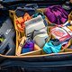 Im Hauptfach kommt ein Waben-Design zum Einsatz, wodurch Trikots, Knieschoner, Jacken und Handschuhe ordentlich eingepackt werden können.
